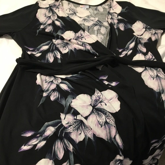 LuLaRoe Dresses & Skirts - NWOT LuLaRoe Michelle wrap dress XL